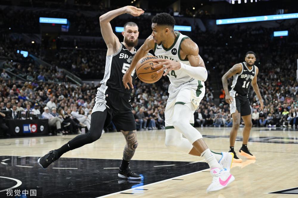 辽宁队与深 辽宁队与深