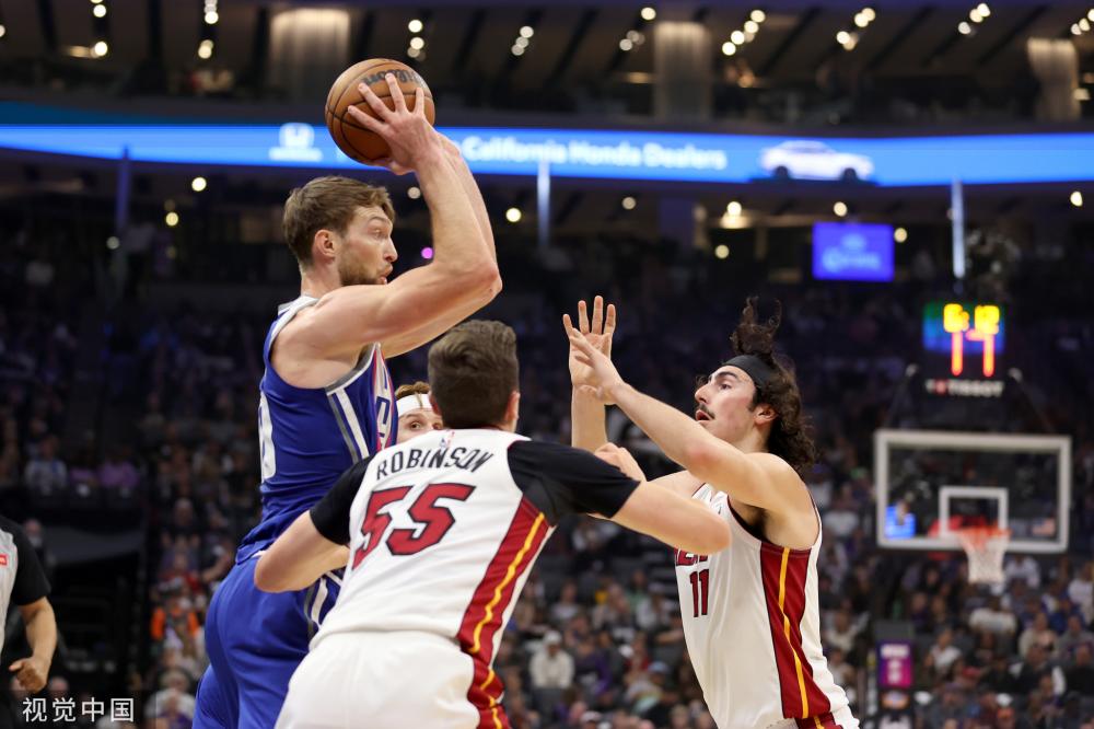 特别是在加 特别是在加